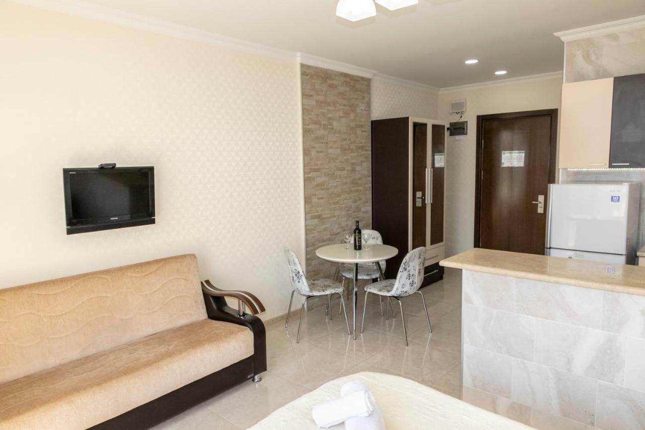 Orbi Apartment Ruslan Batumi Exterior photo