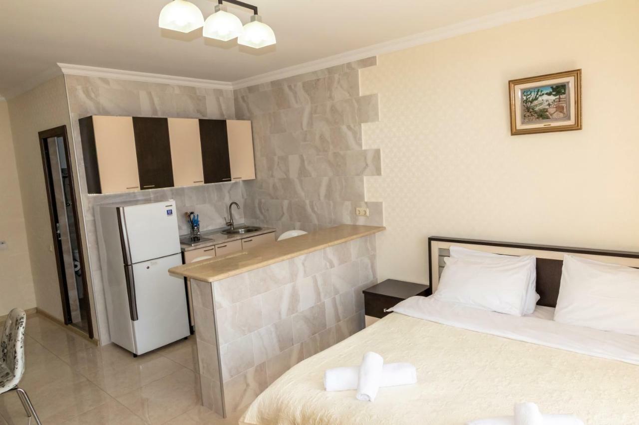 Orbi Apartment Ruslan Batumi Exterior photo
